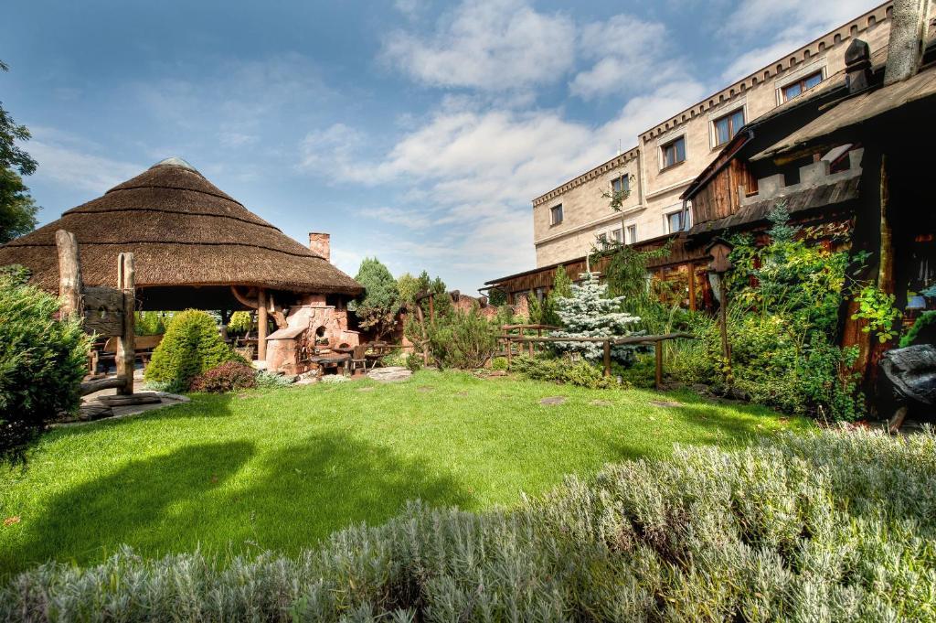 Hotel Zameczek Ksiaz Wielki Exterior photo